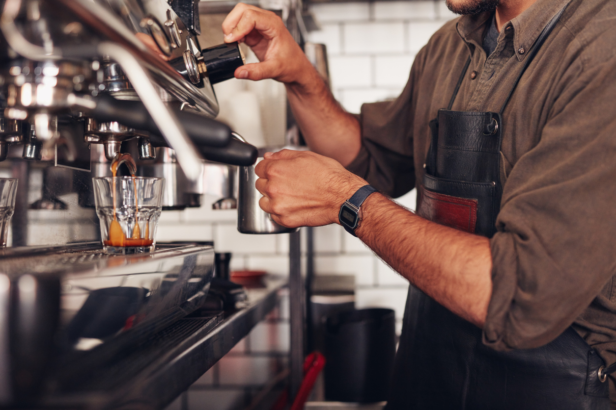 productos básicos para abrir un bar 