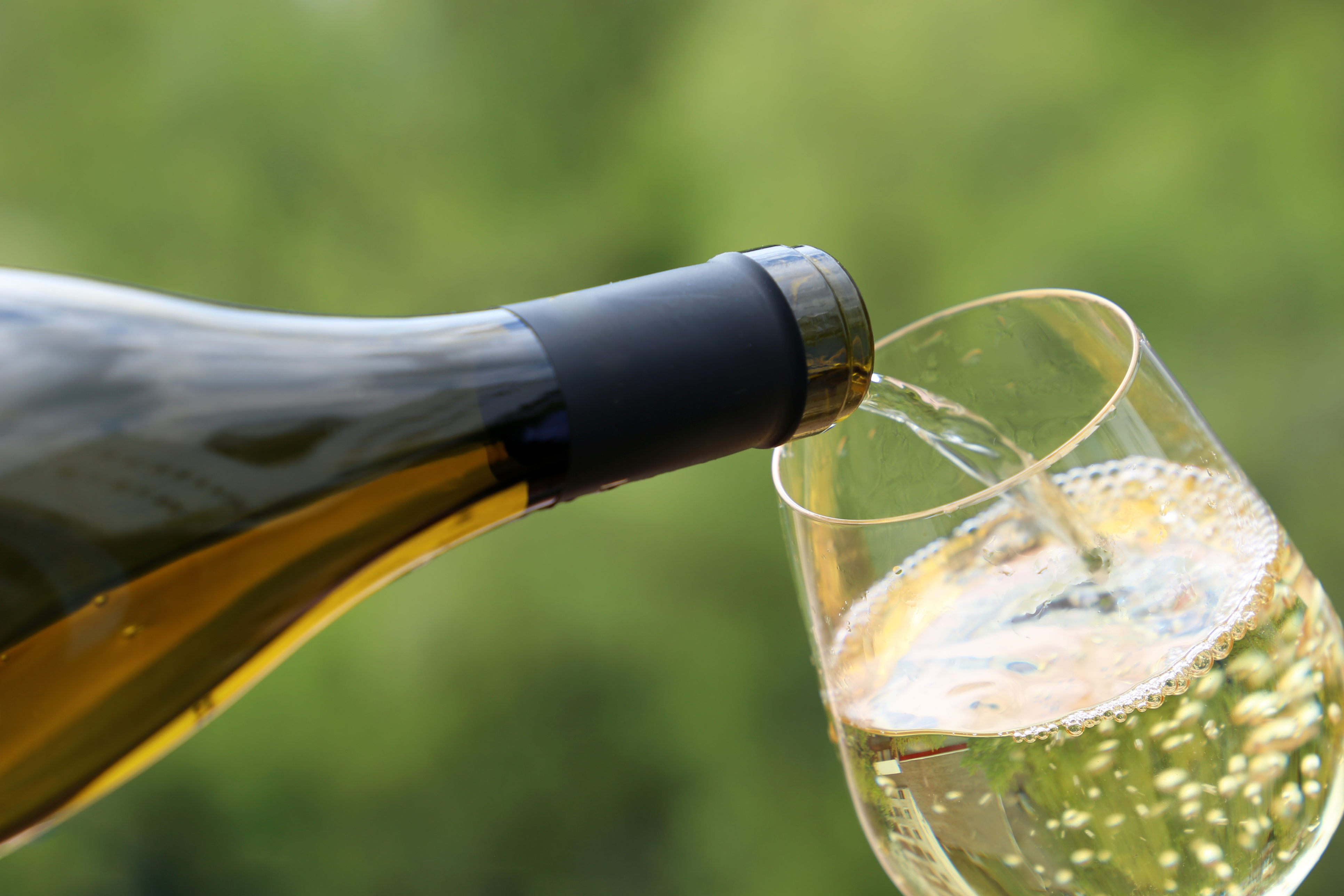 diferencia entre vino espumoso y frizzante